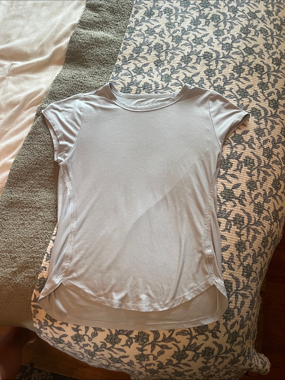Classic Women's Short-Sleeve active Top in Light Gray